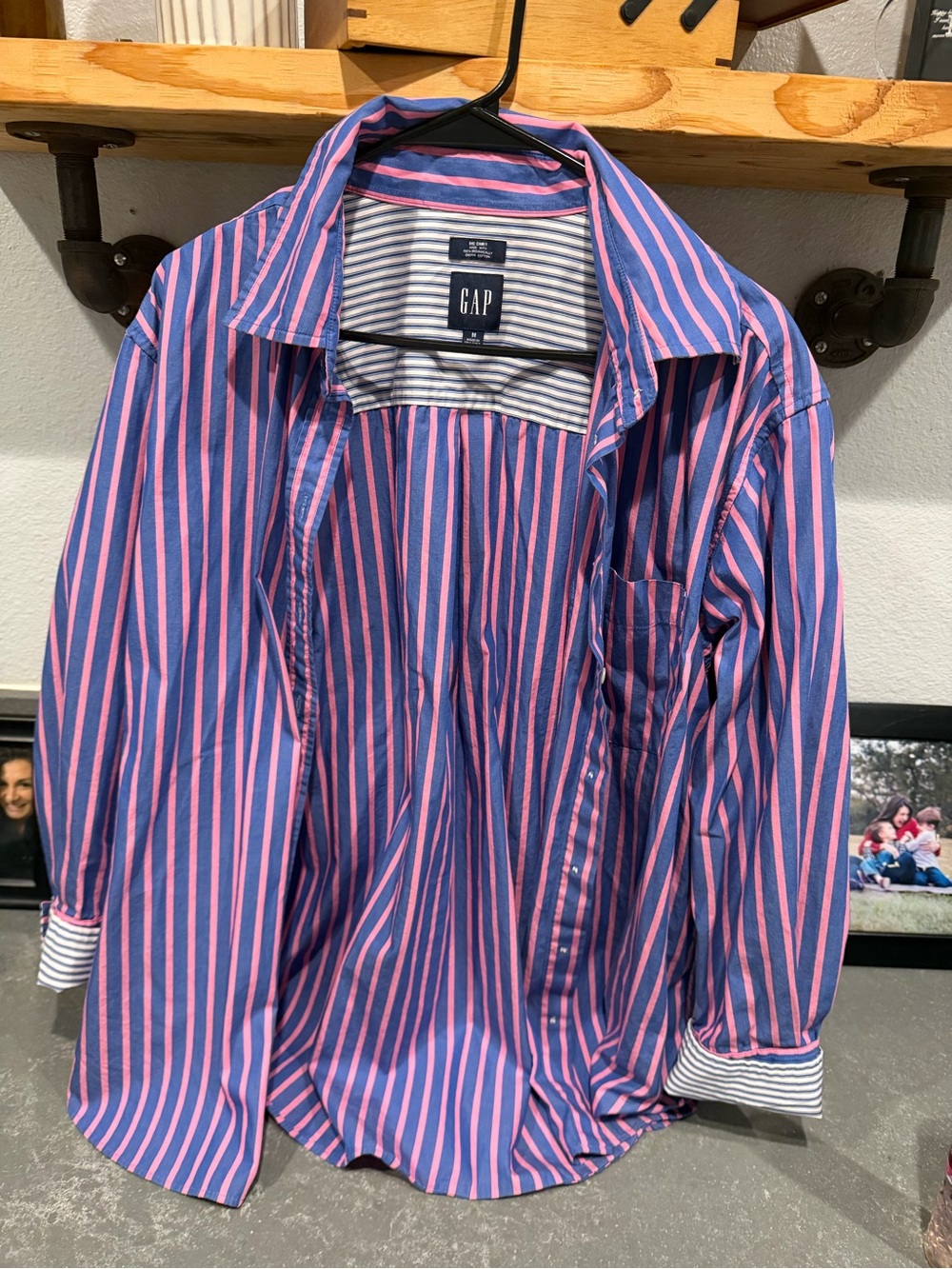GAP Women’s Blue and Pink Striped Button-Up Shirt